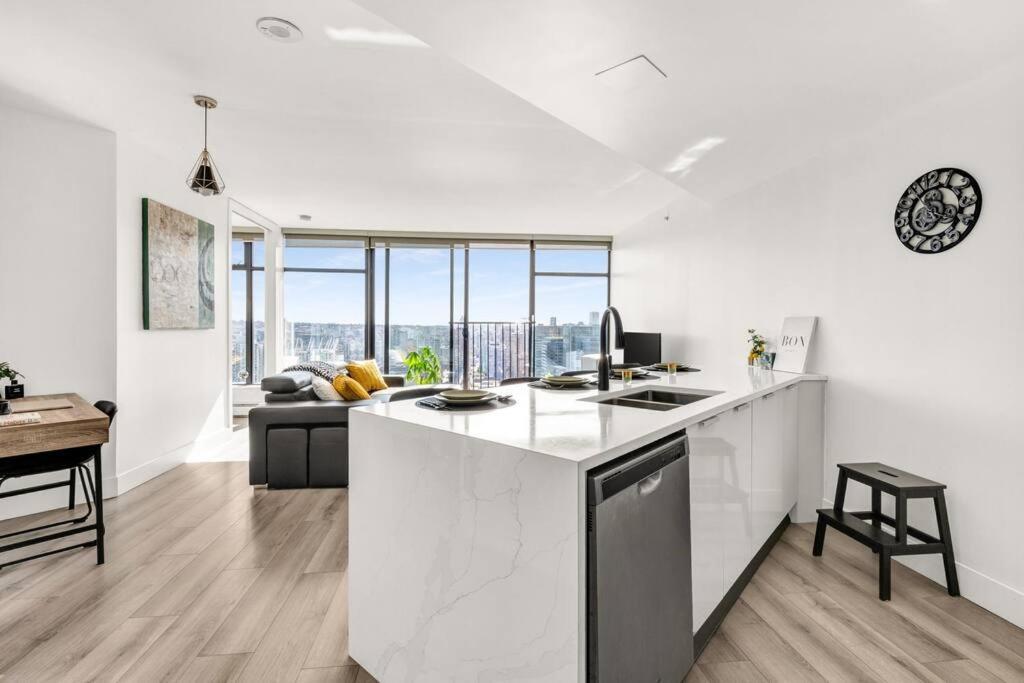 Central Luxury Apartment With Best City Views! 溫哥華 外观 照片