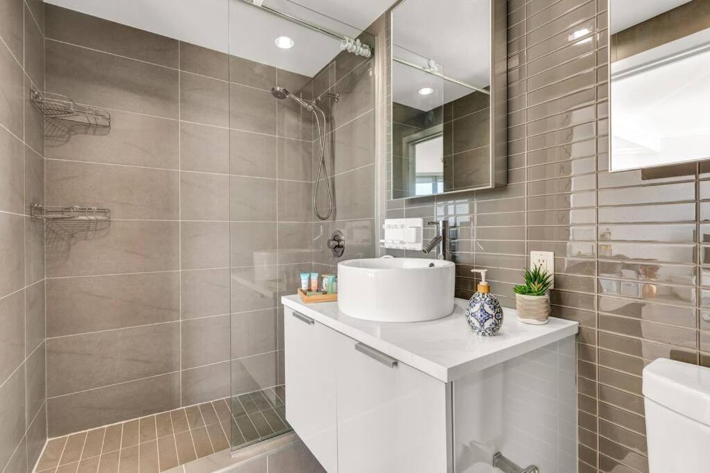 Central Luxury Apartment With Best City Views! 溫哥華 外观 照片