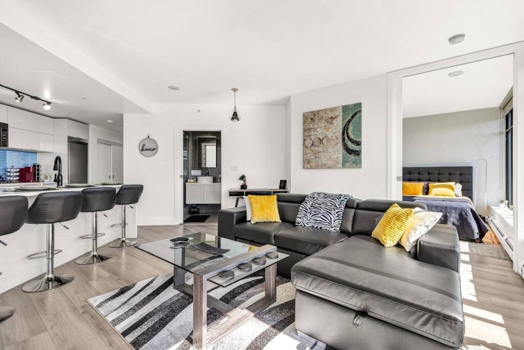 Central Luxury Apartment With Best City Views! 溫哥華 外观 照片