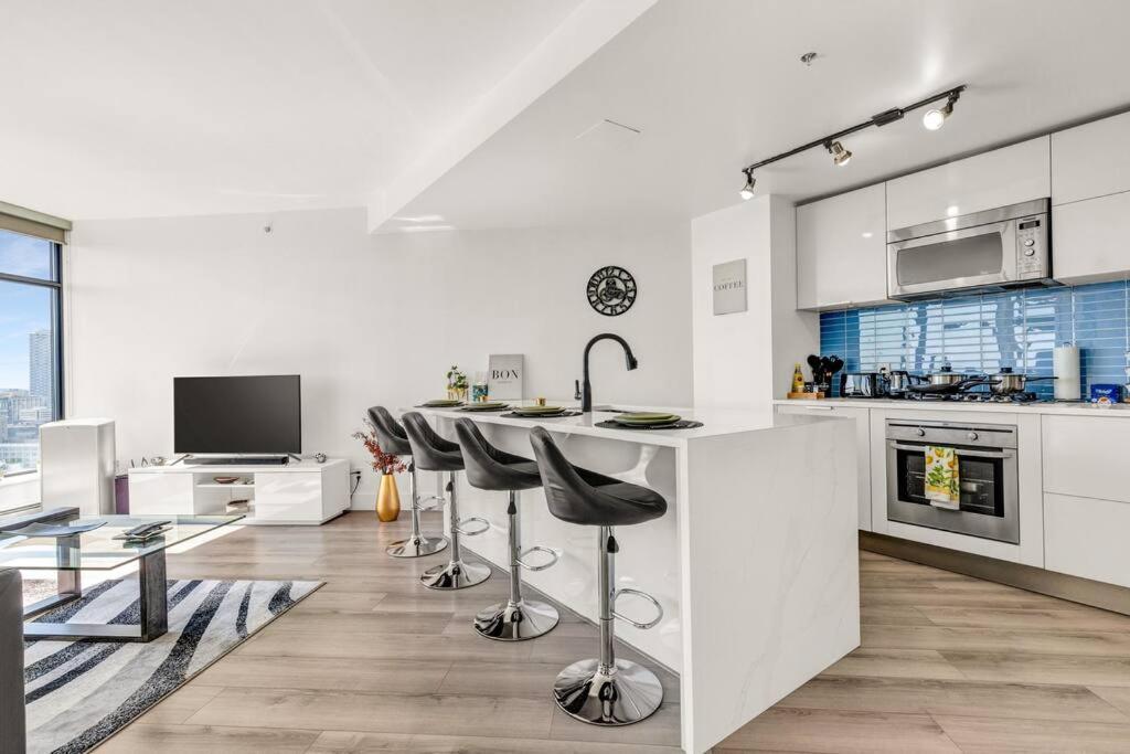 Central Luxury Apartment With Best City Views! 溫哥華 外观 照片