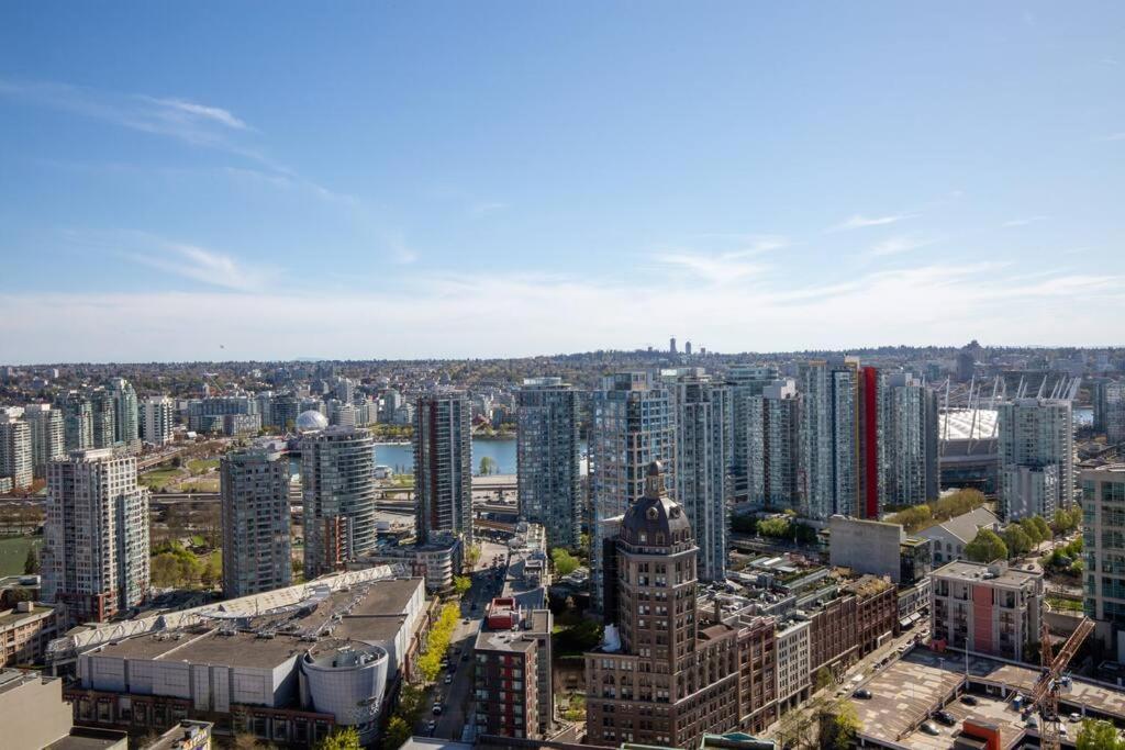 Central Luxury Apartment With Best City Views! 溫哥華 外观 照片
